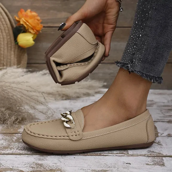 Kendal | Slippers i læder med markante kædendetaljer