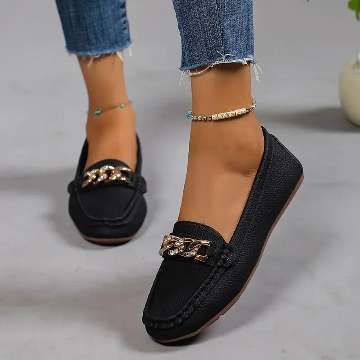 Kendal | Slippers i læder med markante kædendetaljer