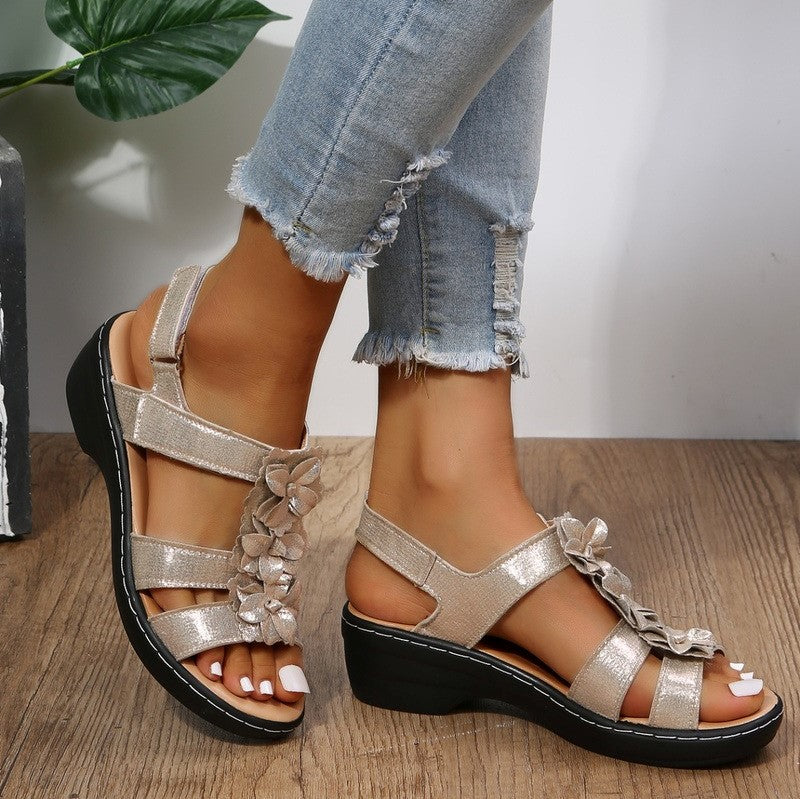Jovi | Flade damesandaler med flæseblomst